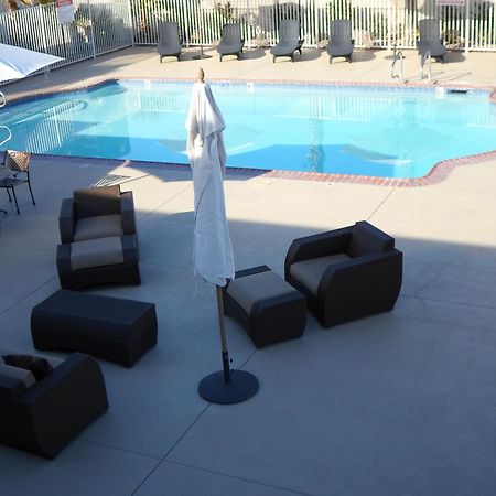 Howard Johnson By Wyndham Las Vegas Near The Strip Buitenkant foto