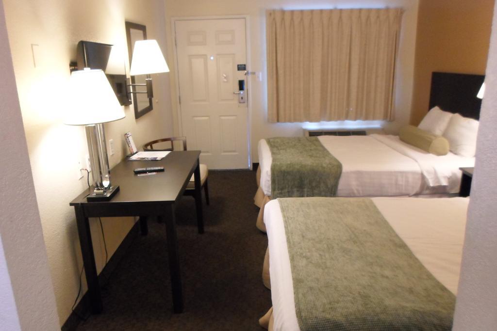 Howard Johnson By Wyndham Las Vegas Near The Strip Buitenkant foto