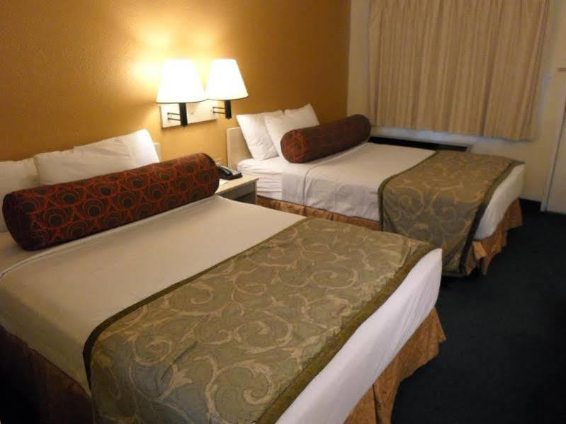 Howard Johnson By Wyndham Las Vegas Near The Strip Buitenkant foto